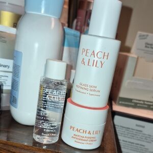 Peach & Lily Glass Skin Refining Serum — White with Coral Accent